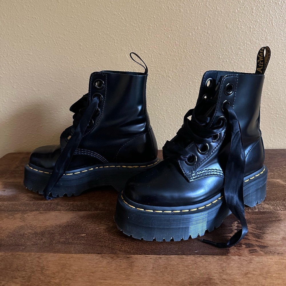 Molly Platform Dr. Martens